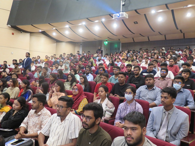 East West University Welcomes Freshers for the Fall Semester 2025